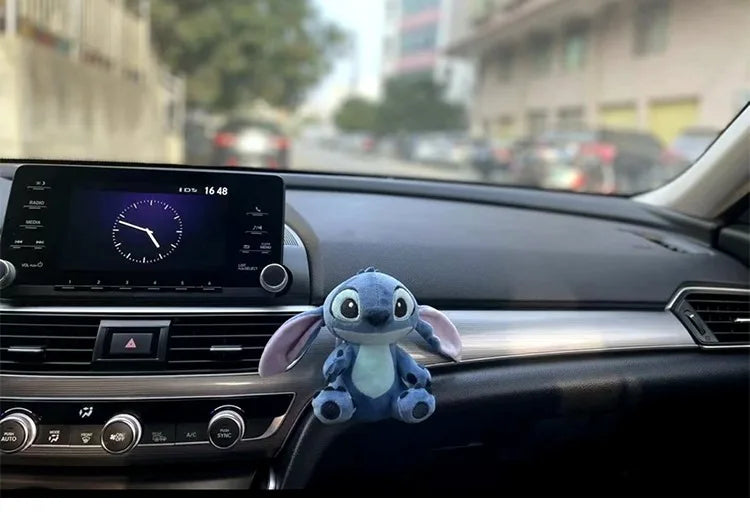 Stitch la Peluche qui s'Accroche à votre Voiture